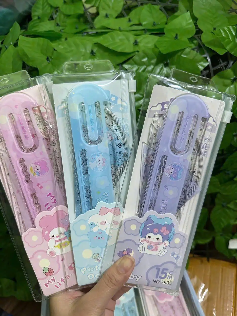 Bộ thước eke 4 món Capybara, Cinnamoroll